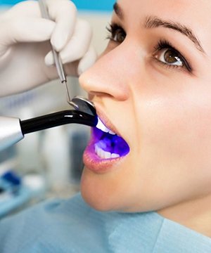 woman getting dental bonding in Jupiter